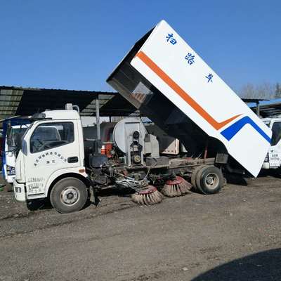 東風道路掃路車 現(xiàn)代城市環(huán)衛(wèi)的清潔衛(wèi)士
